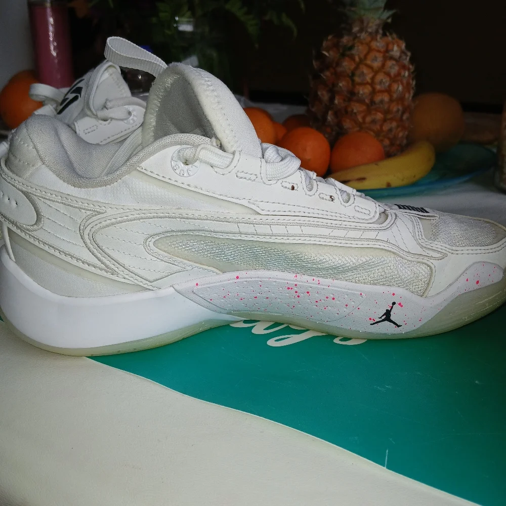 Shoes - Picture 3 of 8